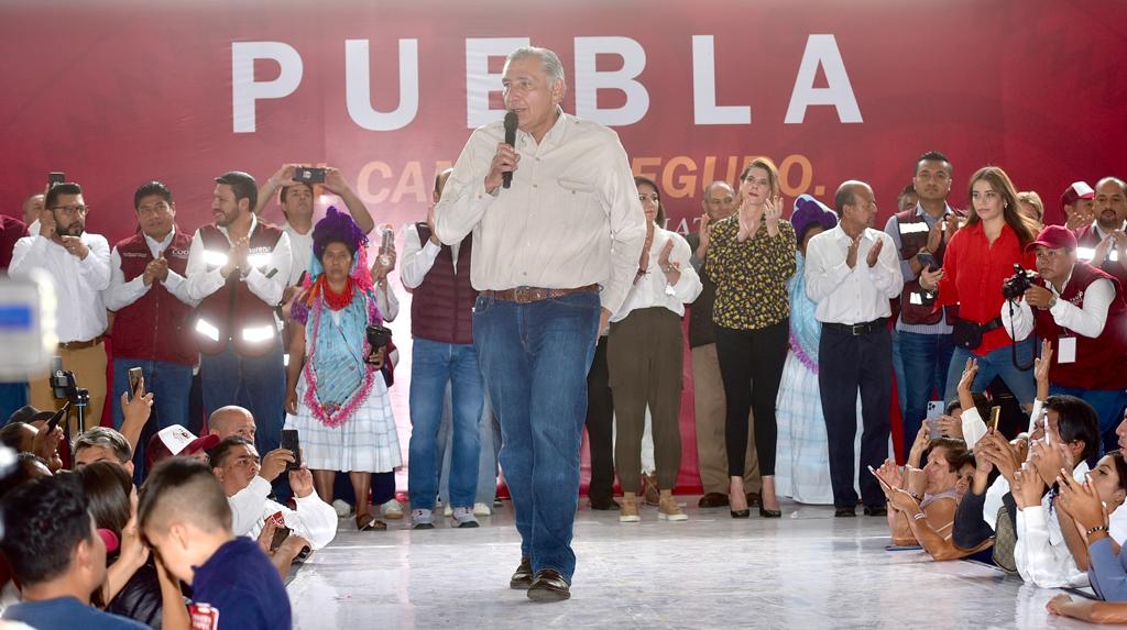 Adán Augusto López revela en Puebla con quien no toma café. si es con los de Televisa ni a la esquina.