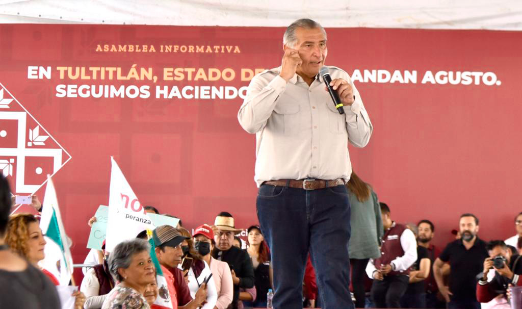 En la educación, ni un paso atrás, advierte Adán Augusto López Hernández